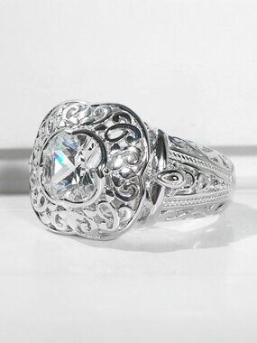 925 STERLING SILVER Quatrefoil Bezel Set Clear Cubic Zirconia Ring